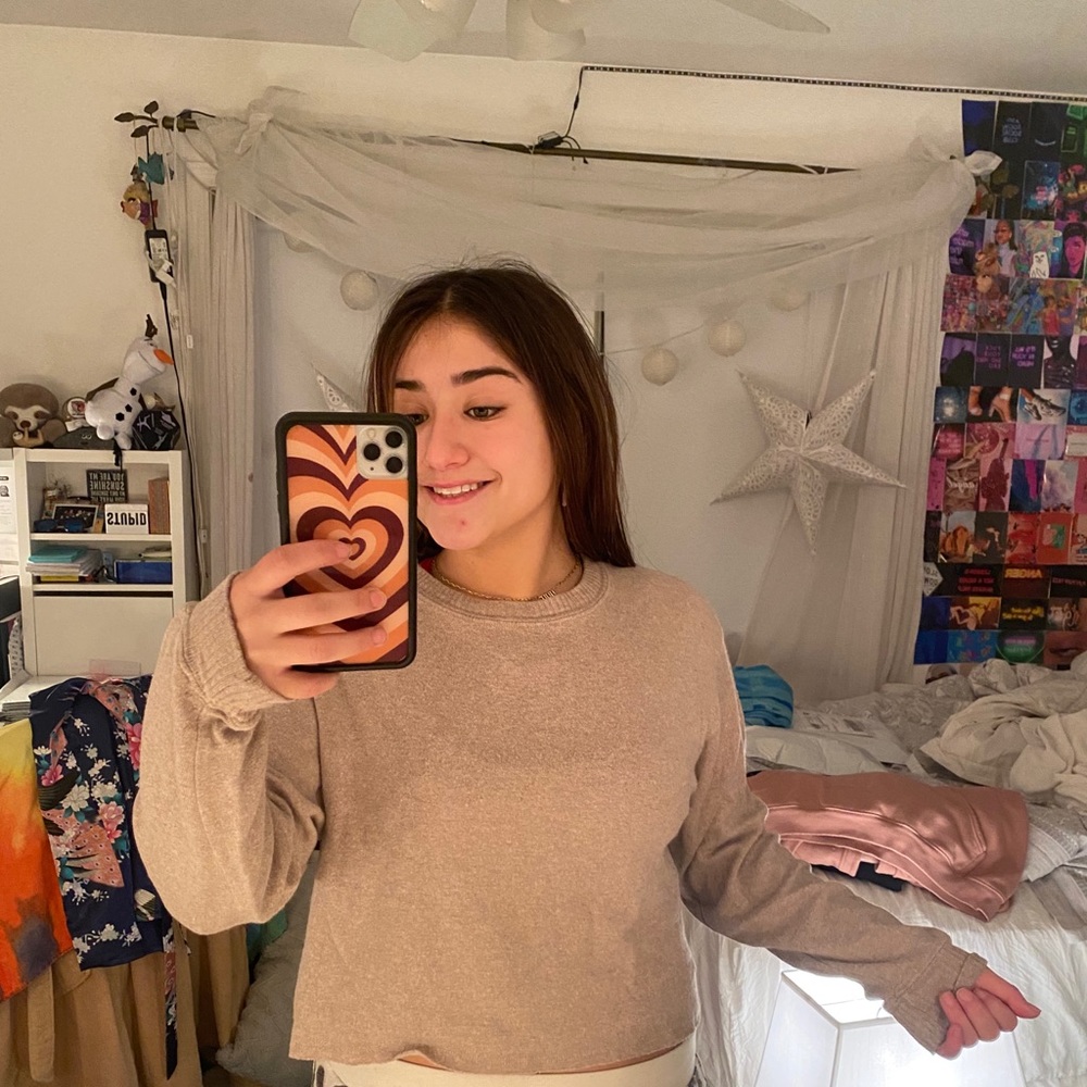 Brandy Melville beige sweater